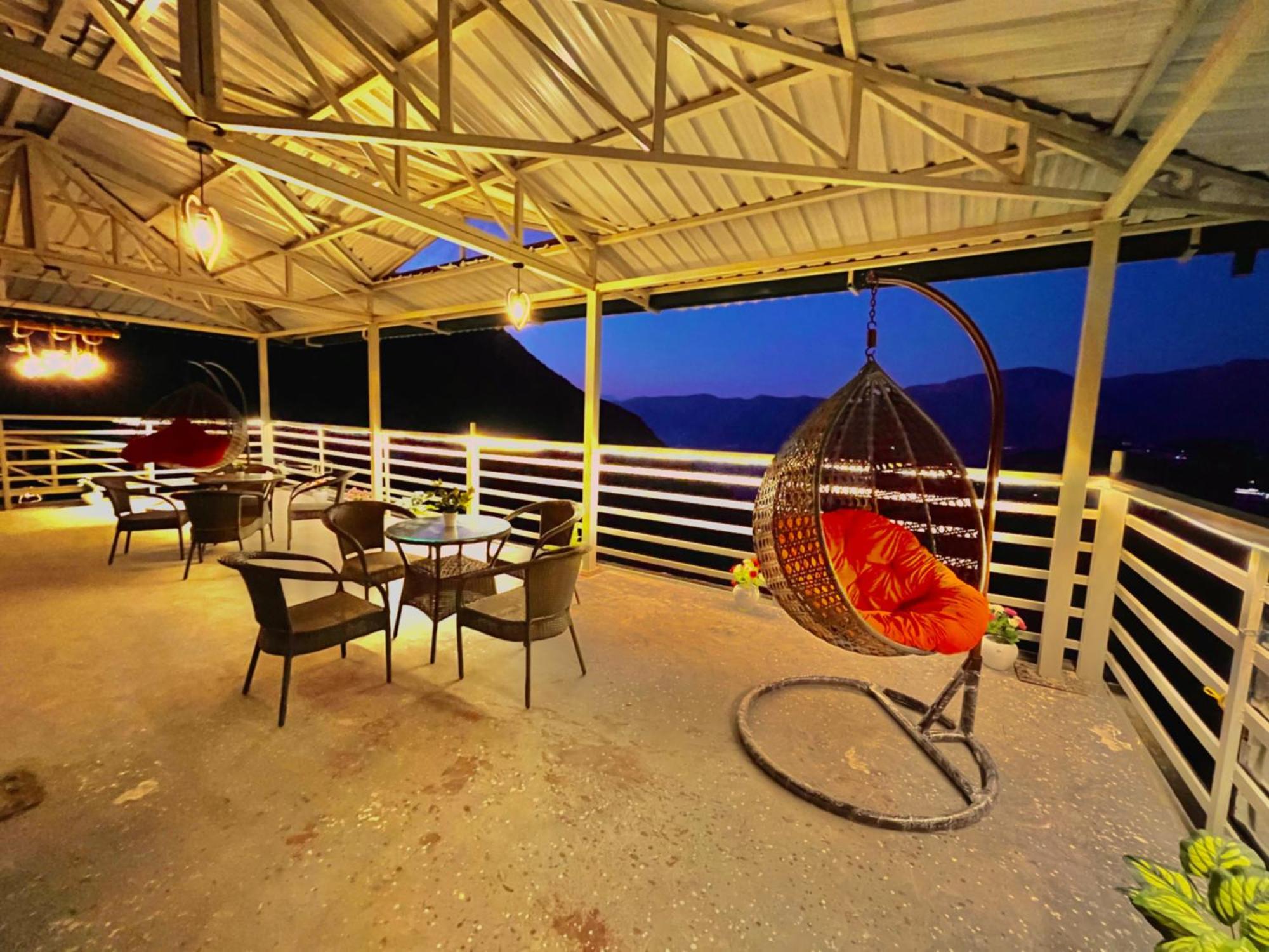Sitara Hotel & Resort In The Lap Of Nature, 穆索里 外观 照片