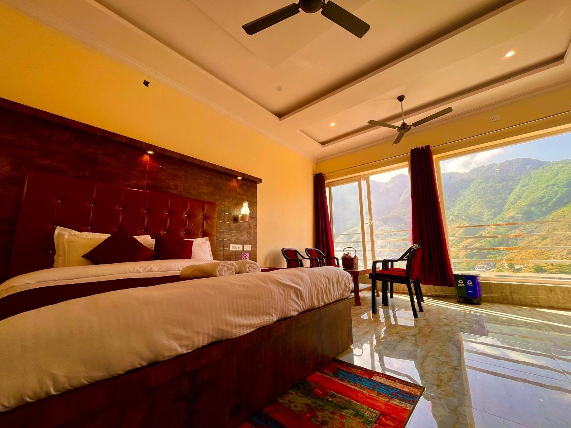 Sitara Hotel & Resort In The Lap Of Nature, 穆索里 外观 照片