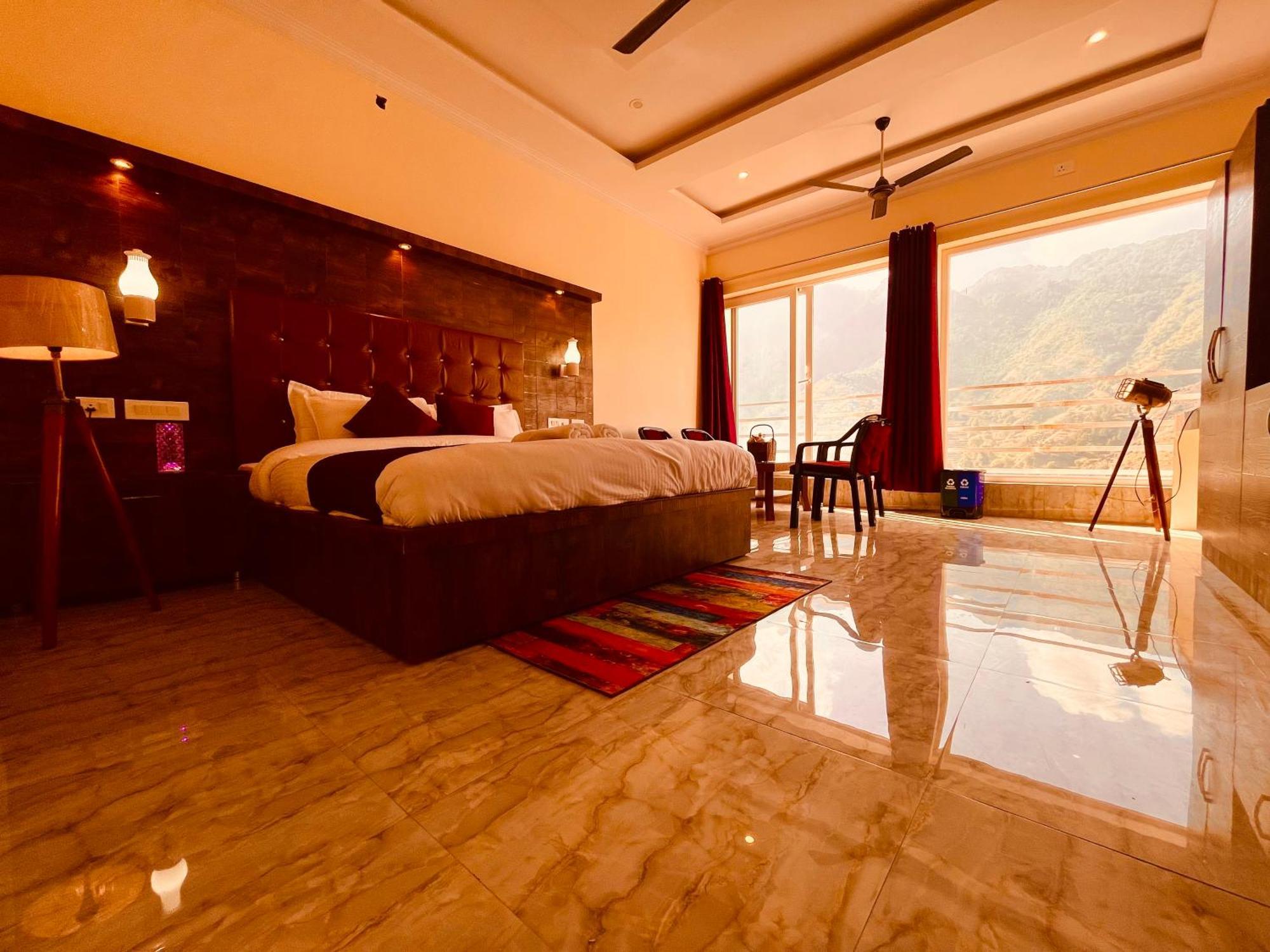 Sitara Hotel & Resort In The Lap Of Nature, 穆索里 外观 照片