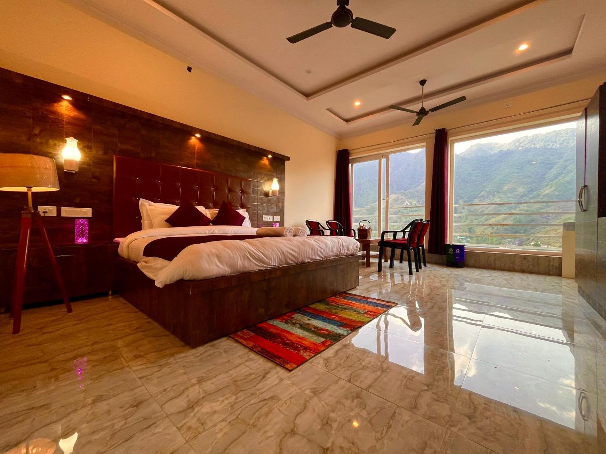 Sitara Hotel & Resort In The Lap Of Nature, 穆索里 外观 照片