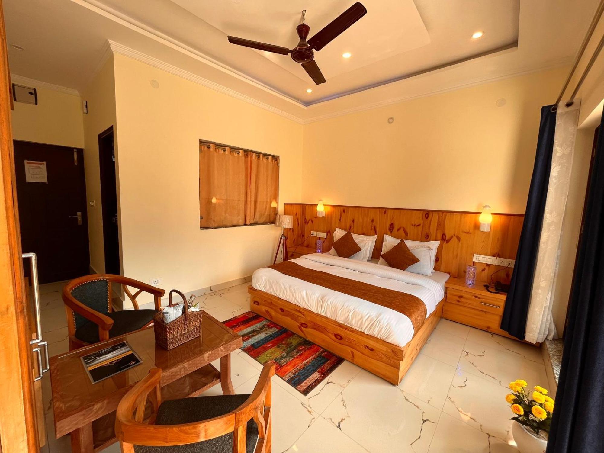 Sitara Hotel & Resort In The Lap Of Nature, 穆索里 外观 照片