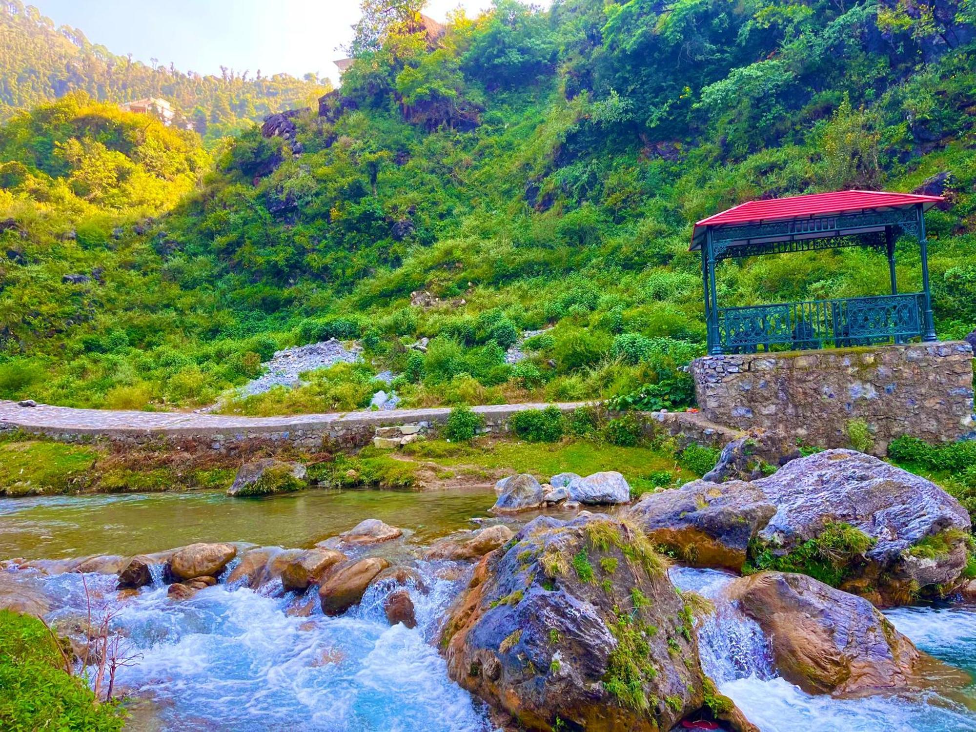 Sitara Hotel & Resort In The Lap Of Nature, 穆索里 外观 照片