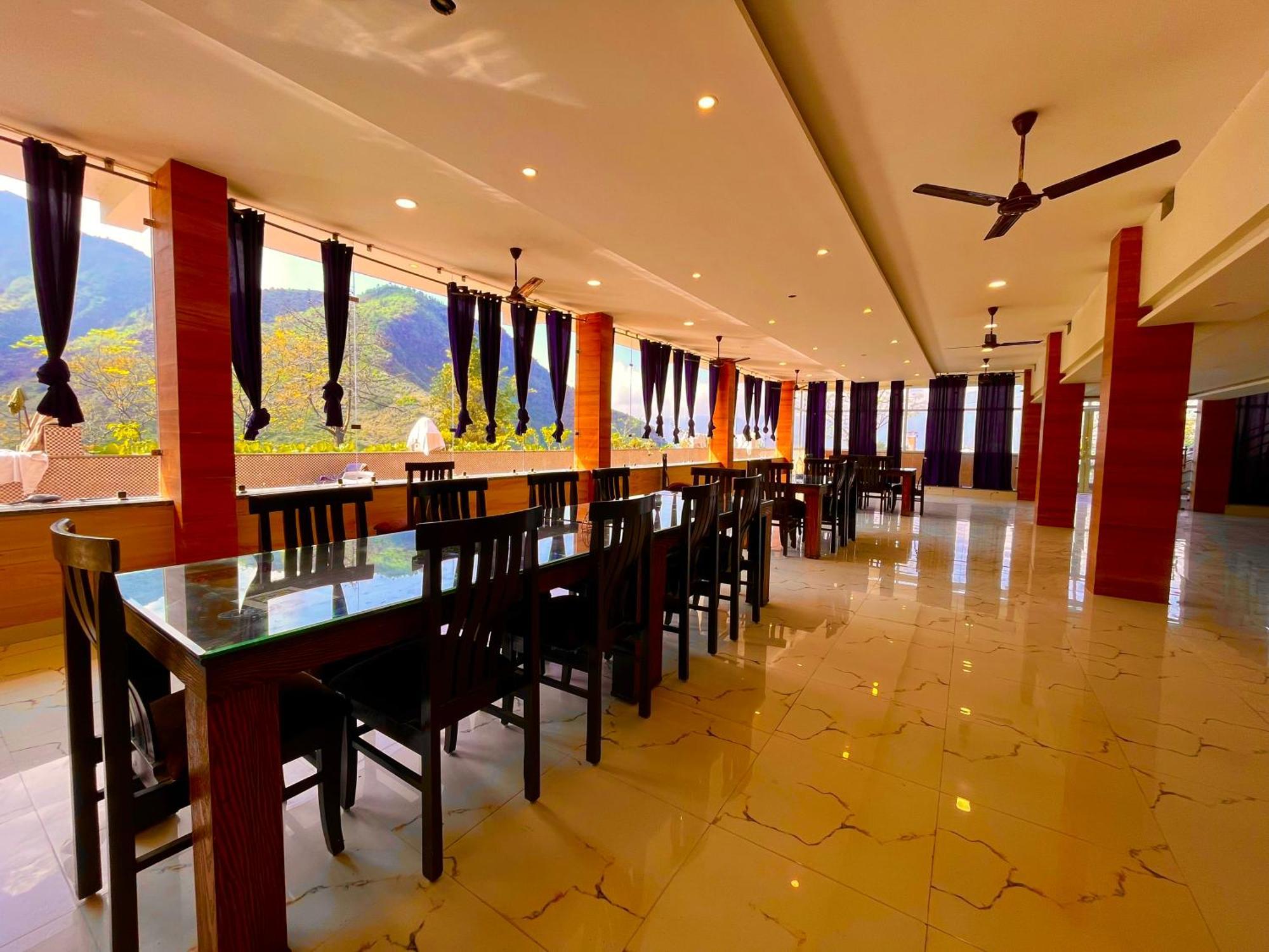 Sitara Hotel & Resort In The Lap Of Nature, 穆索里 外观 照片