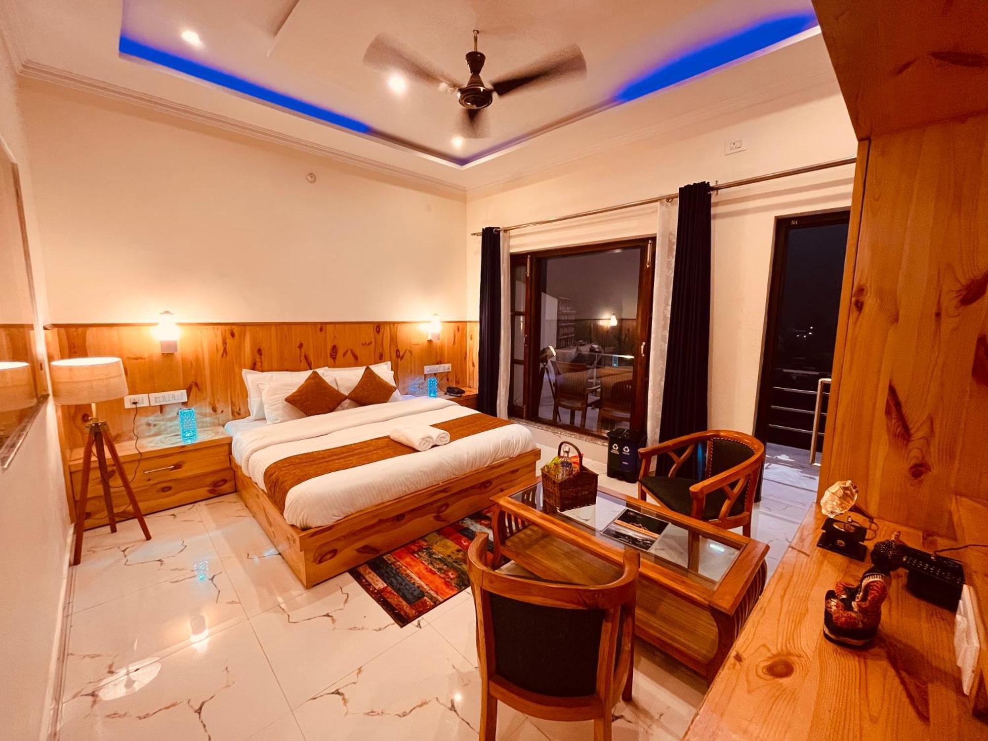 Sitara Hotel & Resort In The Lap Of Nature, 穆索里 外观 照片