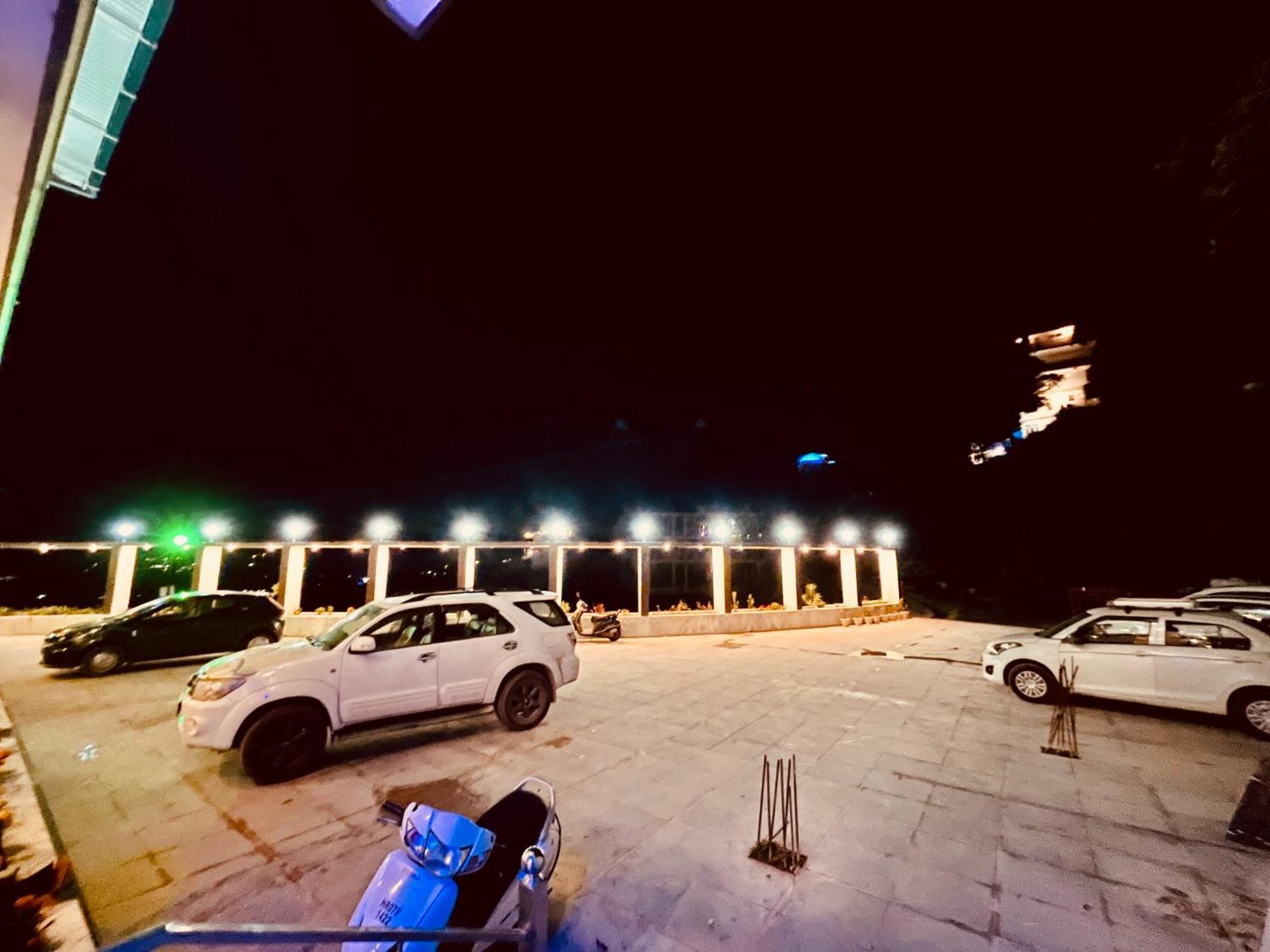 Sitara Hotel & Resort In The Lap Of Nature, 穆索里 外观 照片